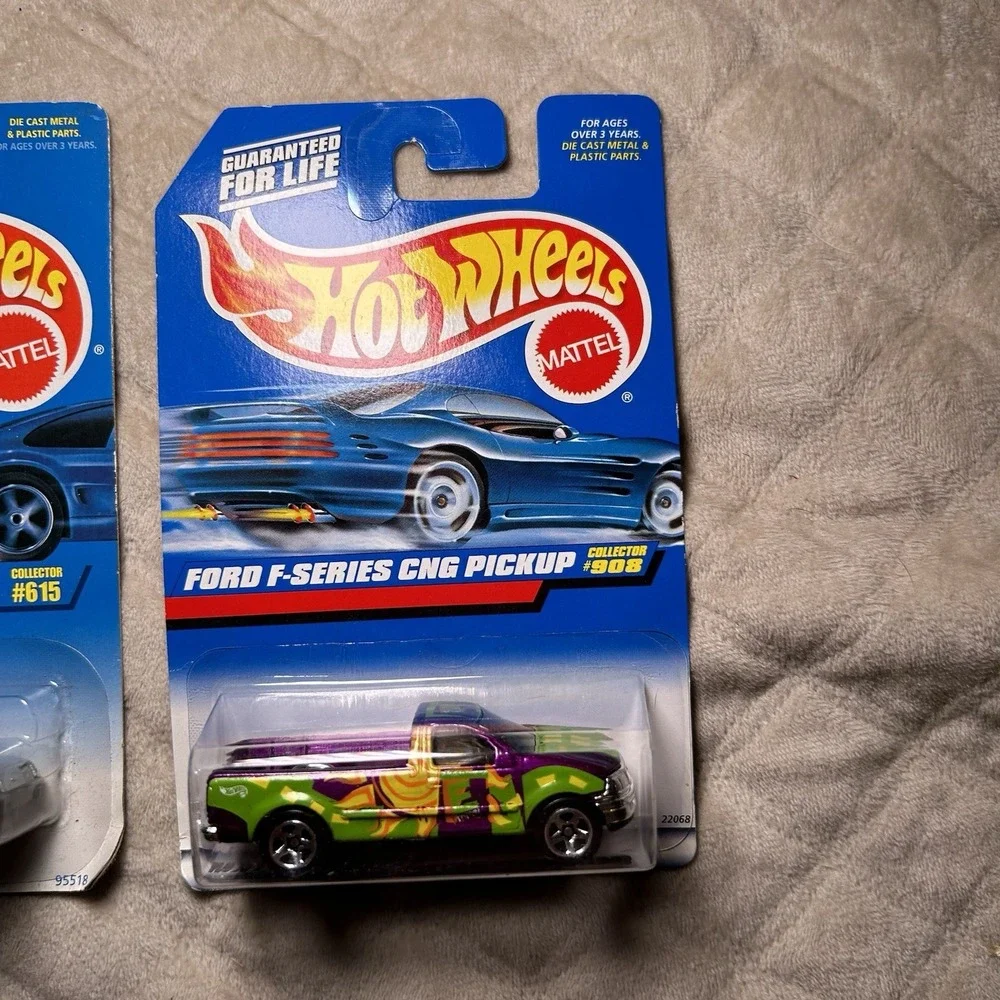 Hot Wheels Set Of 2 Ford Cars Diecast NIB 1:64 #615 #908